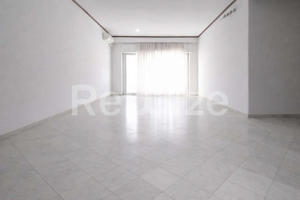 Image 2 of 18