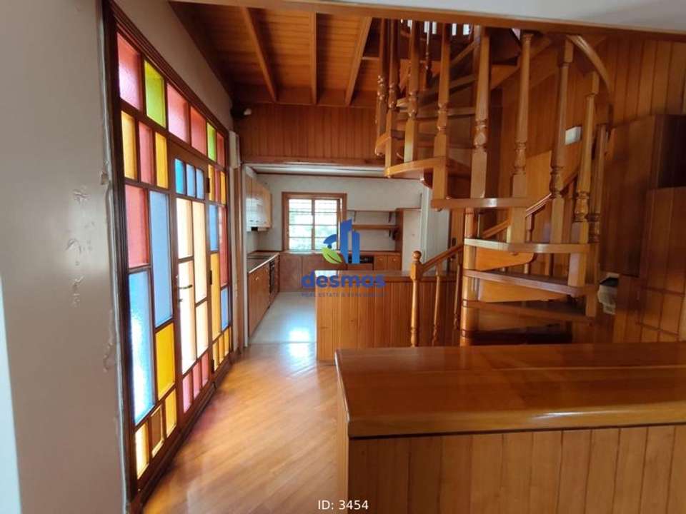 Image 2 of 19