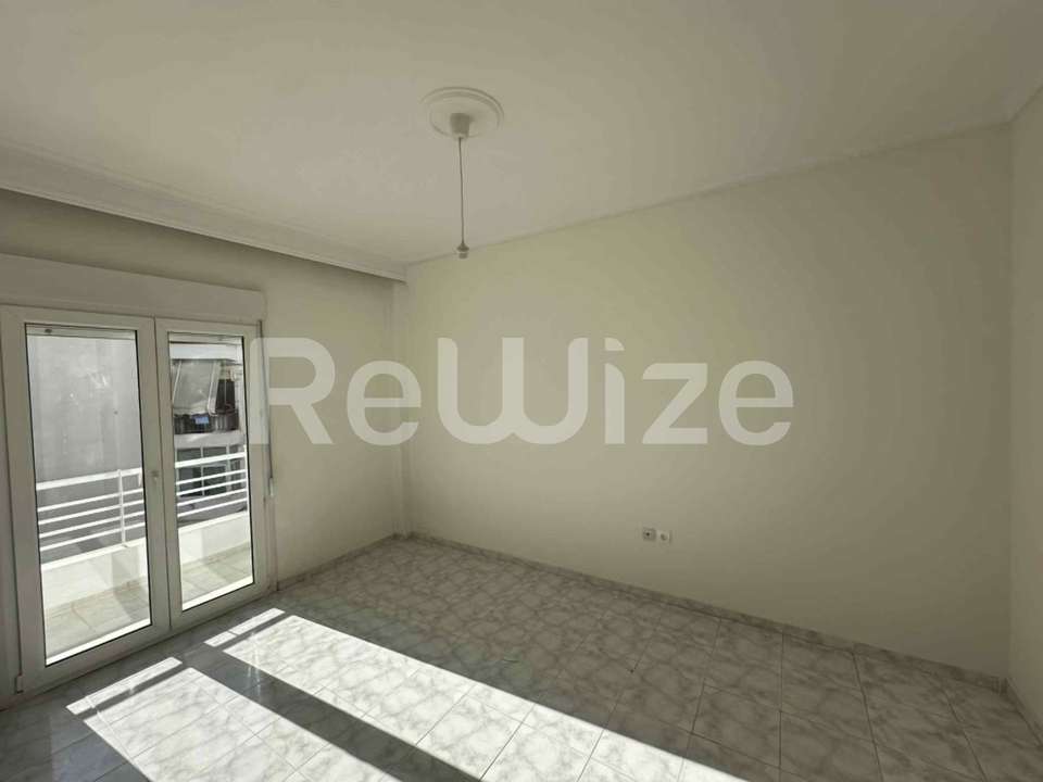 Image 2 of 20