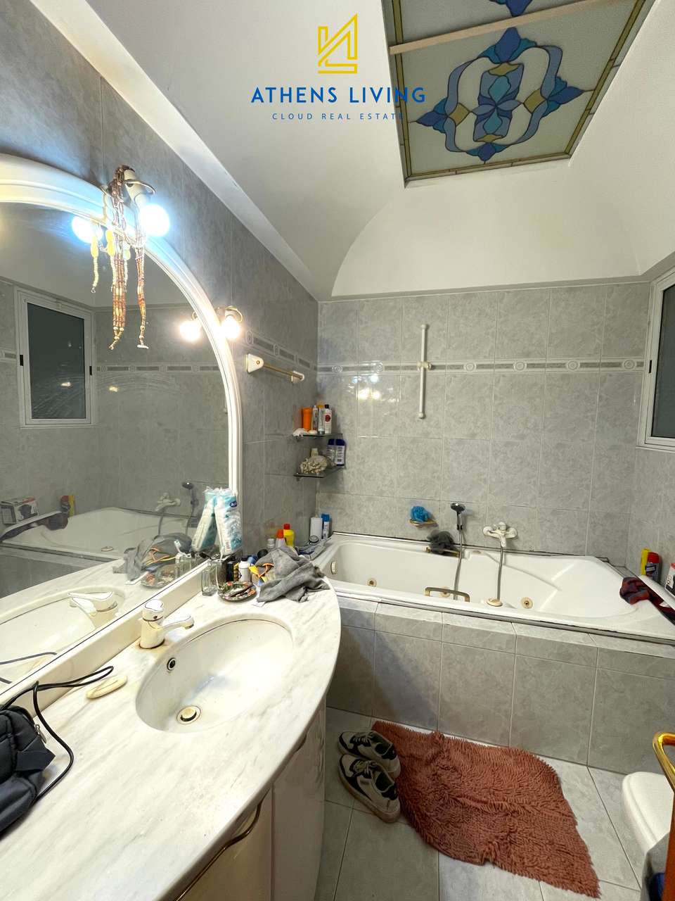 Image 4 of 16