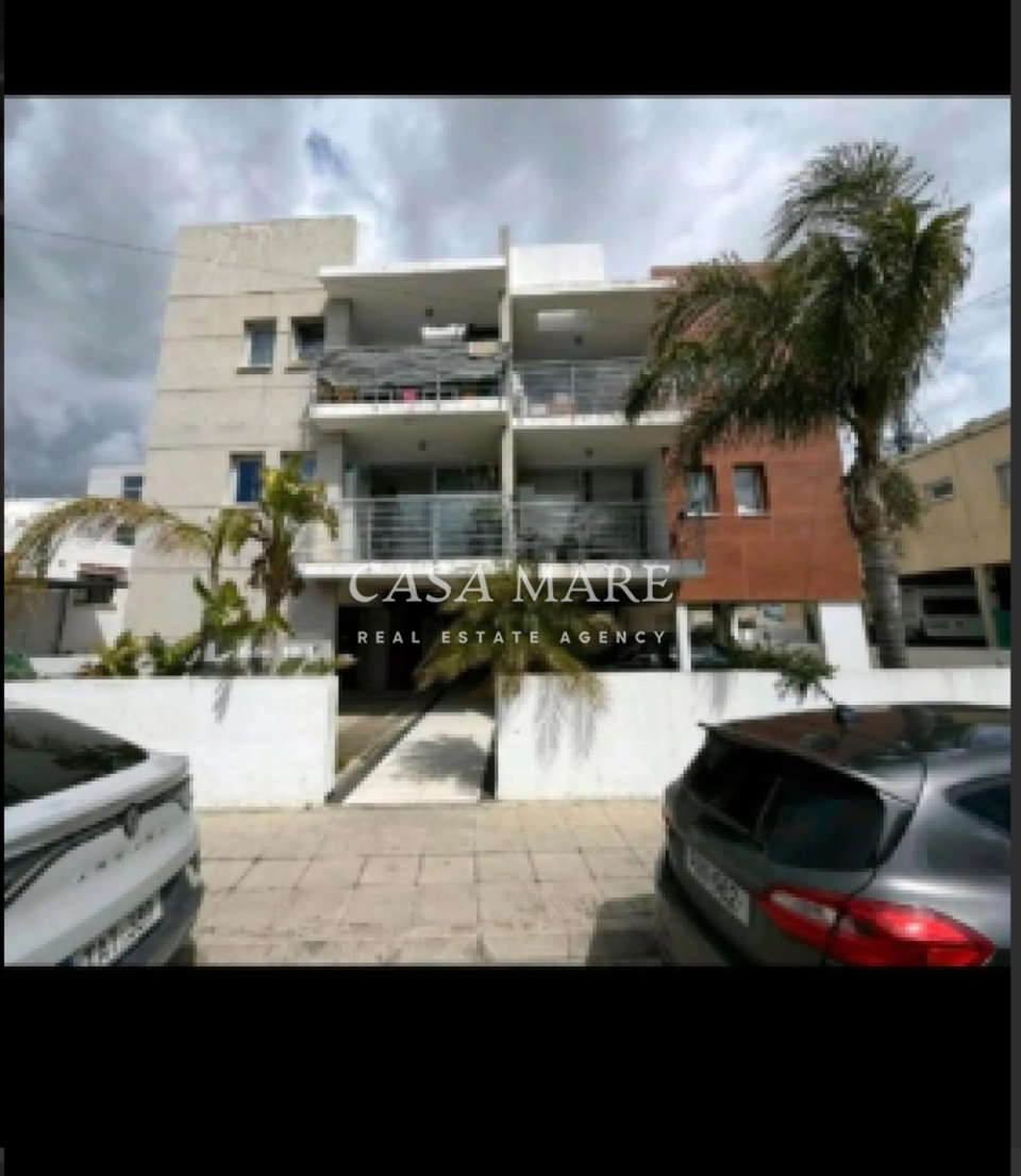 Image 0 of 6