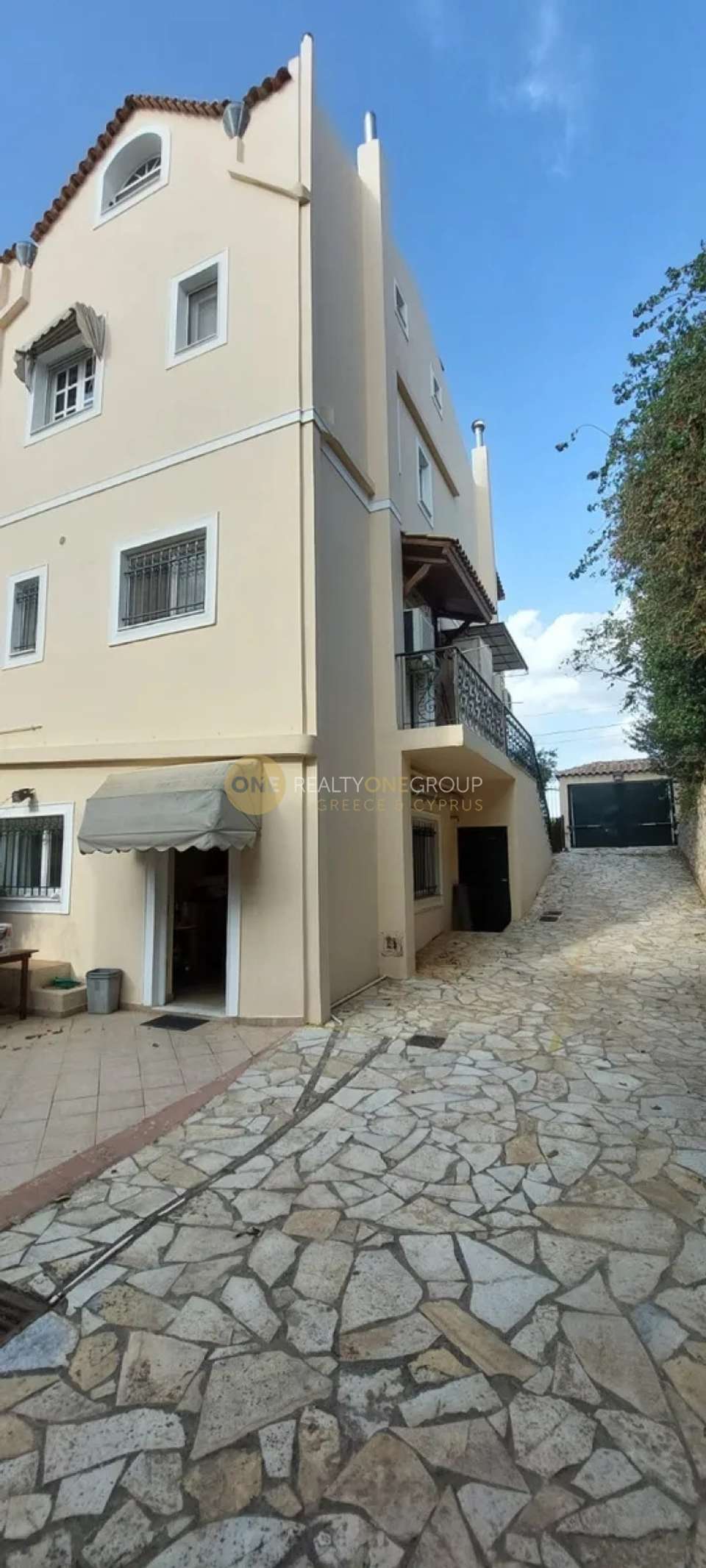 Image 1 of 18