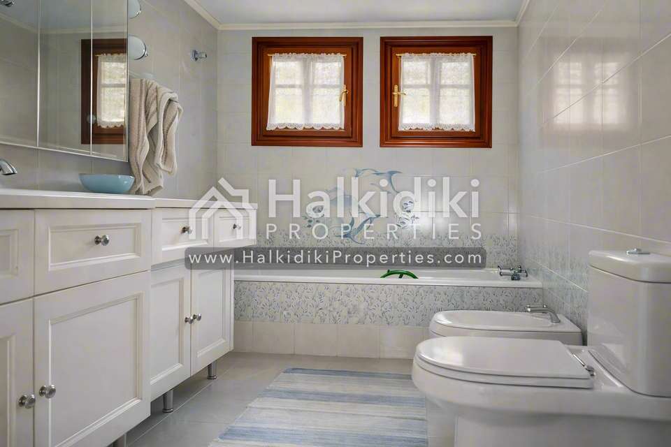 Image 2 of 12