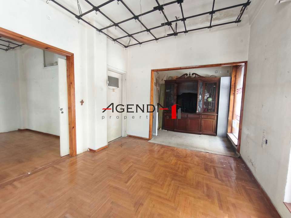 Image 2 of 12