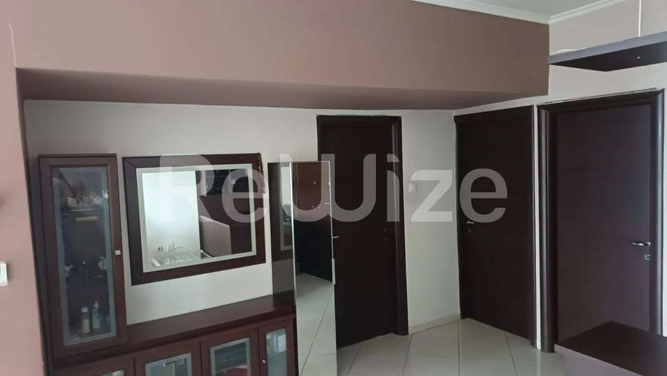 Image 2 of 11