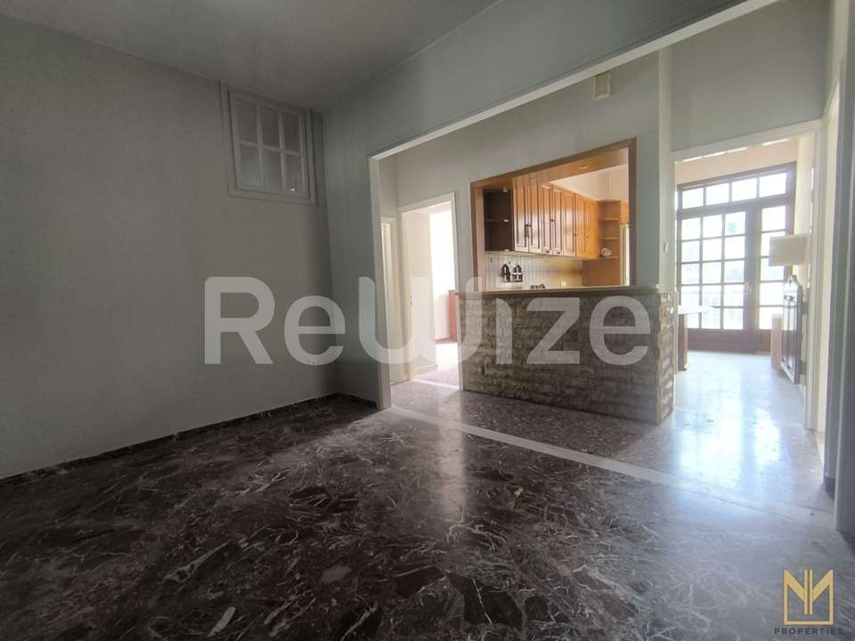 Image 2 of 19