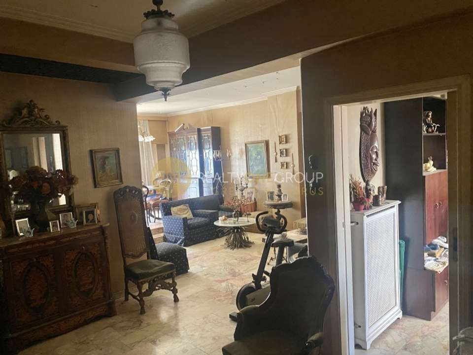 Image 0 of 25