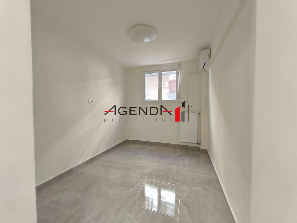 Image 2 of 19