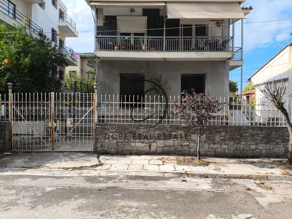 Image 0 of 7