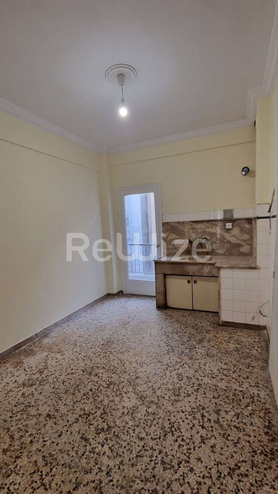 Image 2 of 14