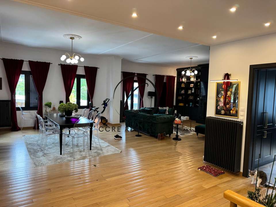 Image 2 of 40