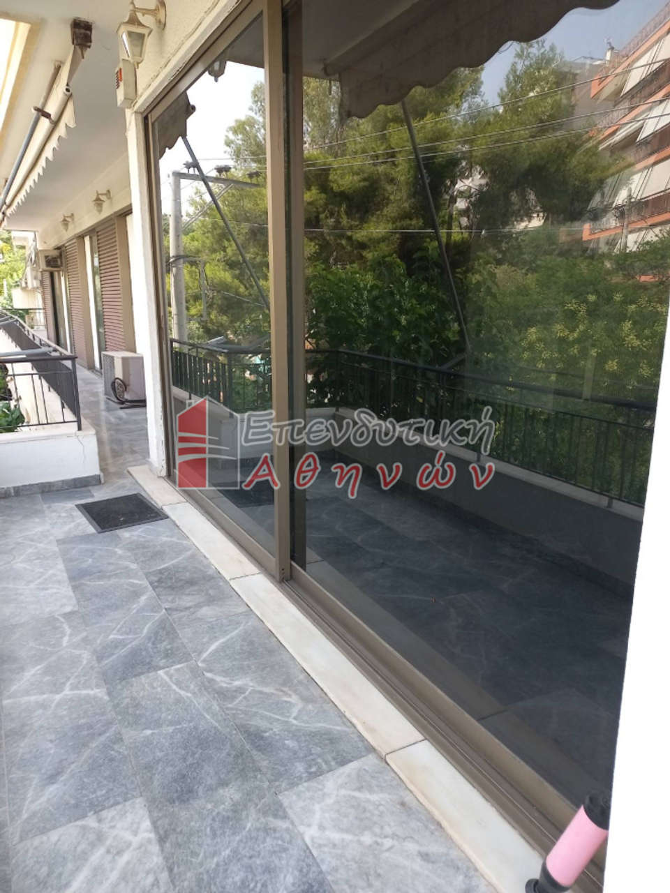 Image 2 of 12