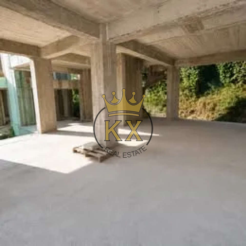 Image 2 of 10