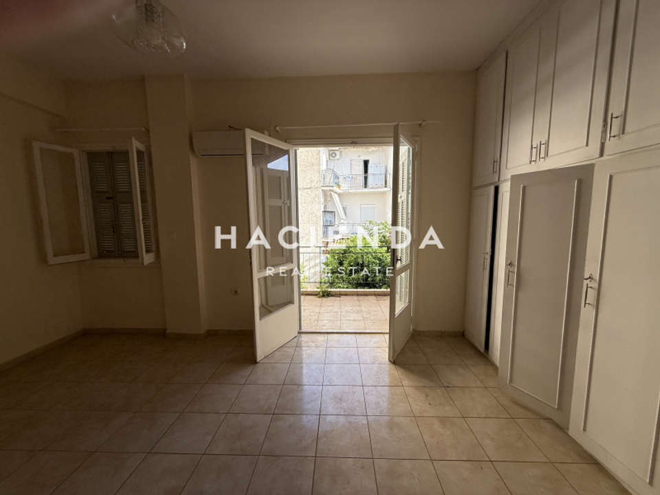 Image 2 of 20