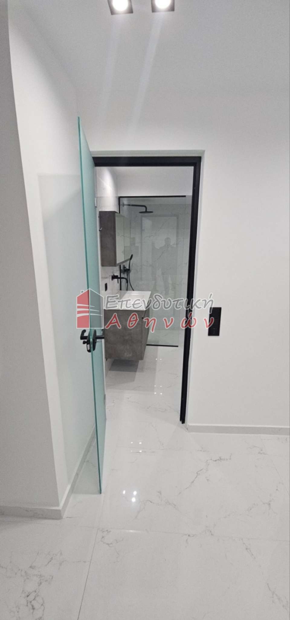 Image 4 of 9