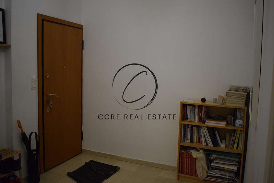 Image 0 of 9