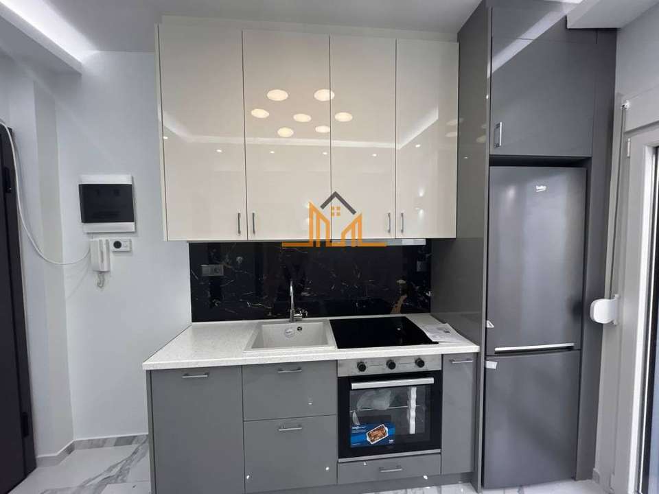 Image 1 of 25