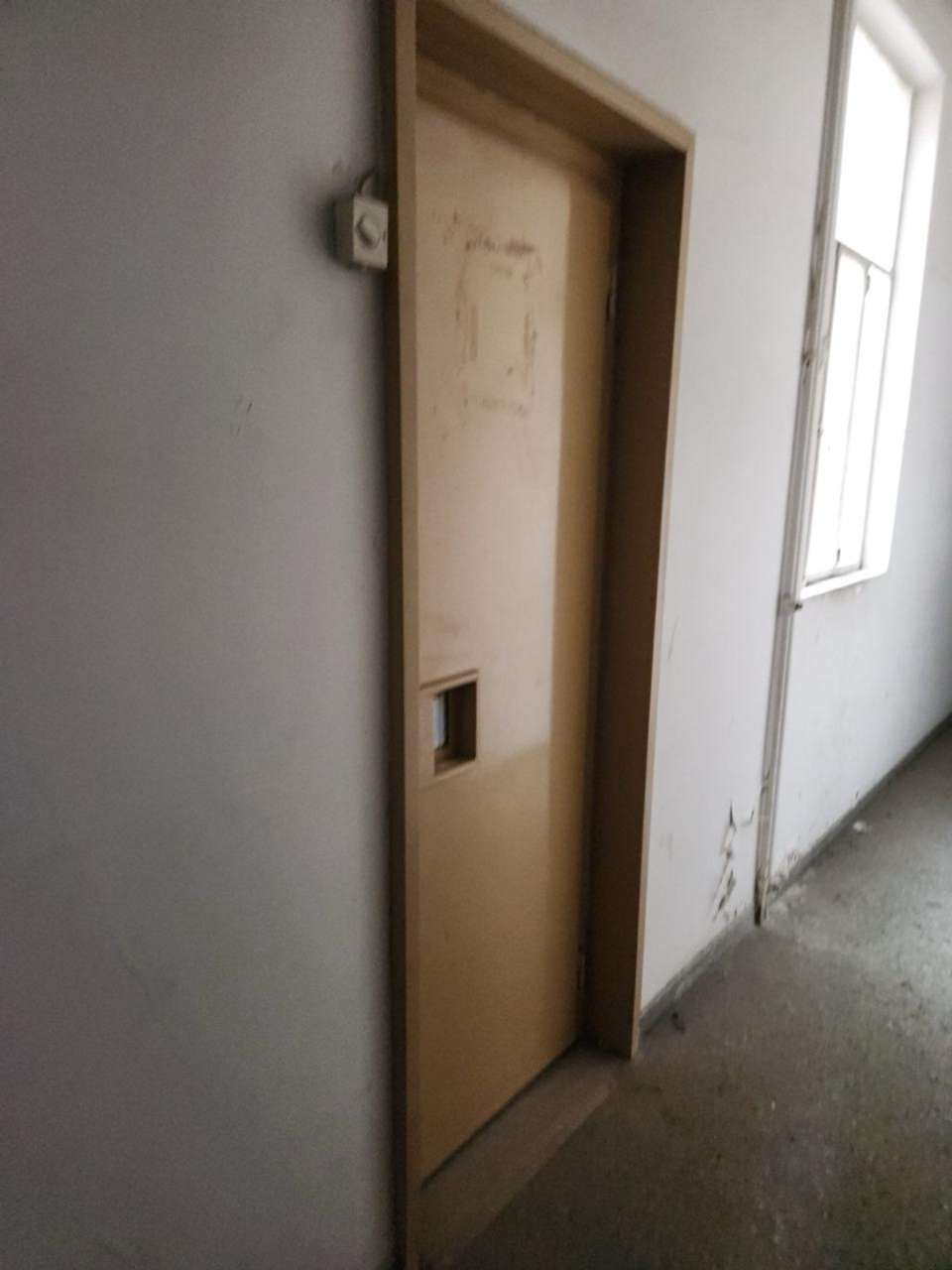 Image 2 of 10