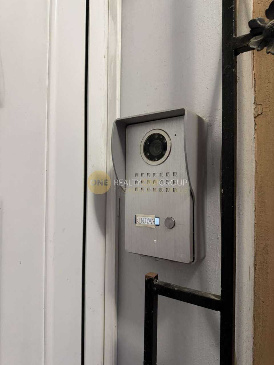 Image 1 of 20