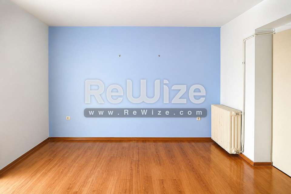 Image 2 of 37