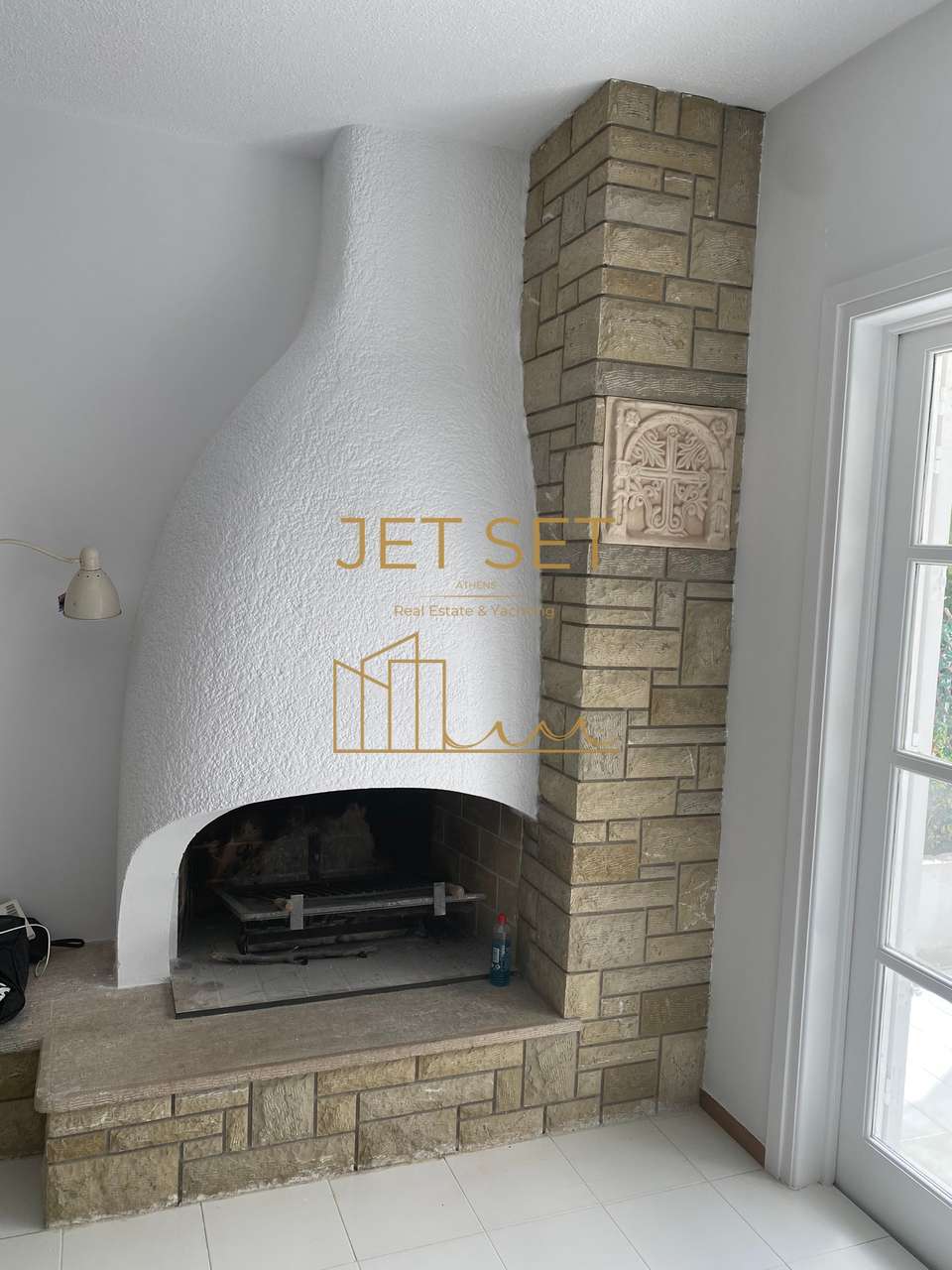 Image 1 of 21