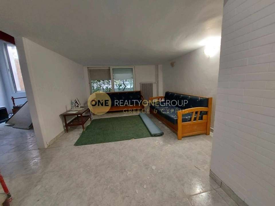 Image 0 of 8