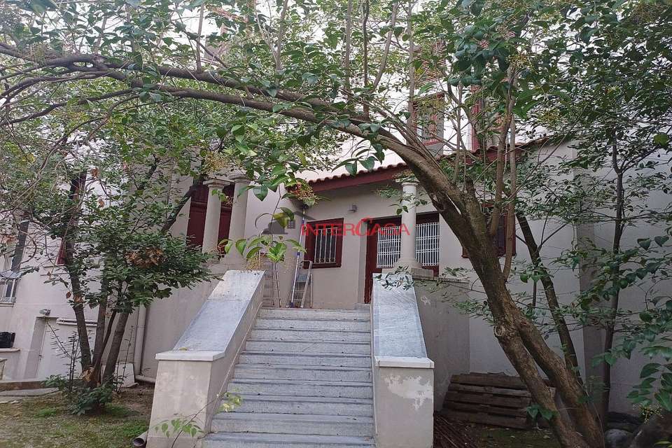 Image 2 of 6