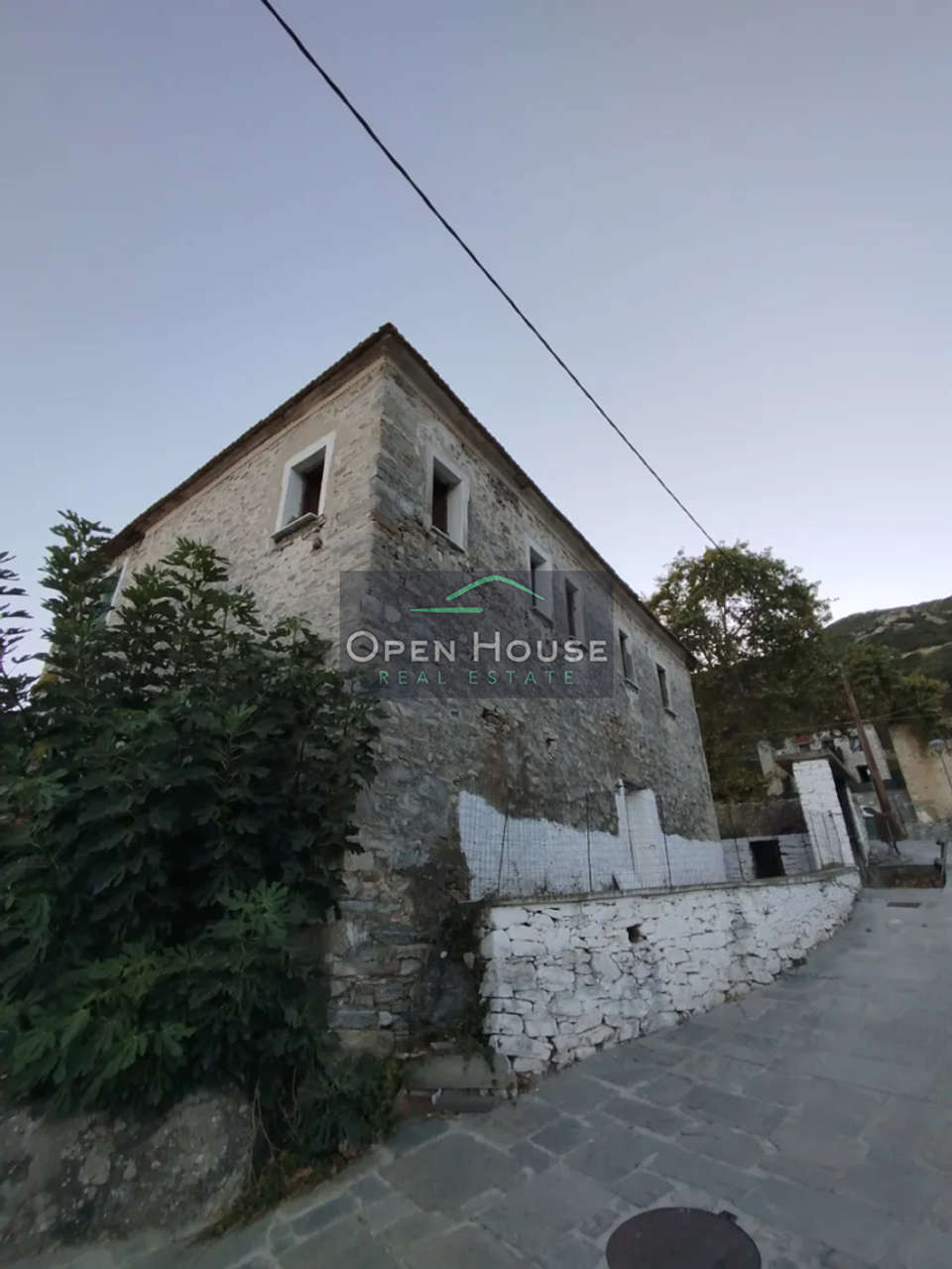 Image 0 of 25