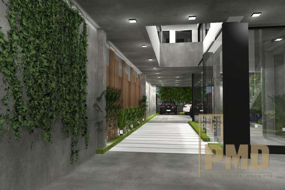 Image 0 of 12