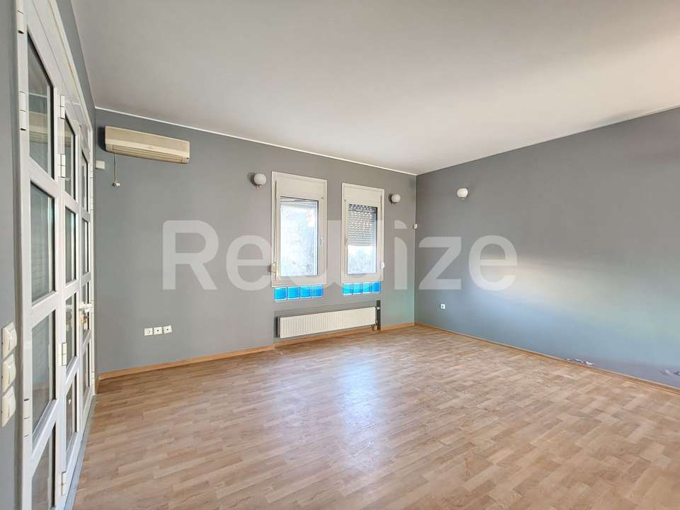 Image 2 of 26