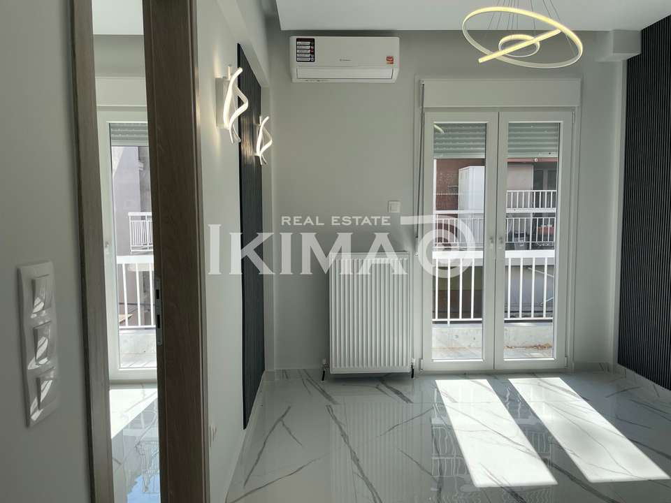 Image 2 of 25