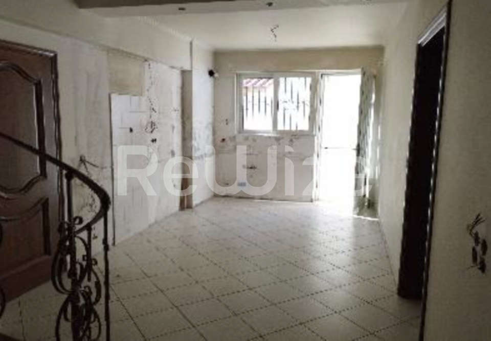 Image 2 of 9