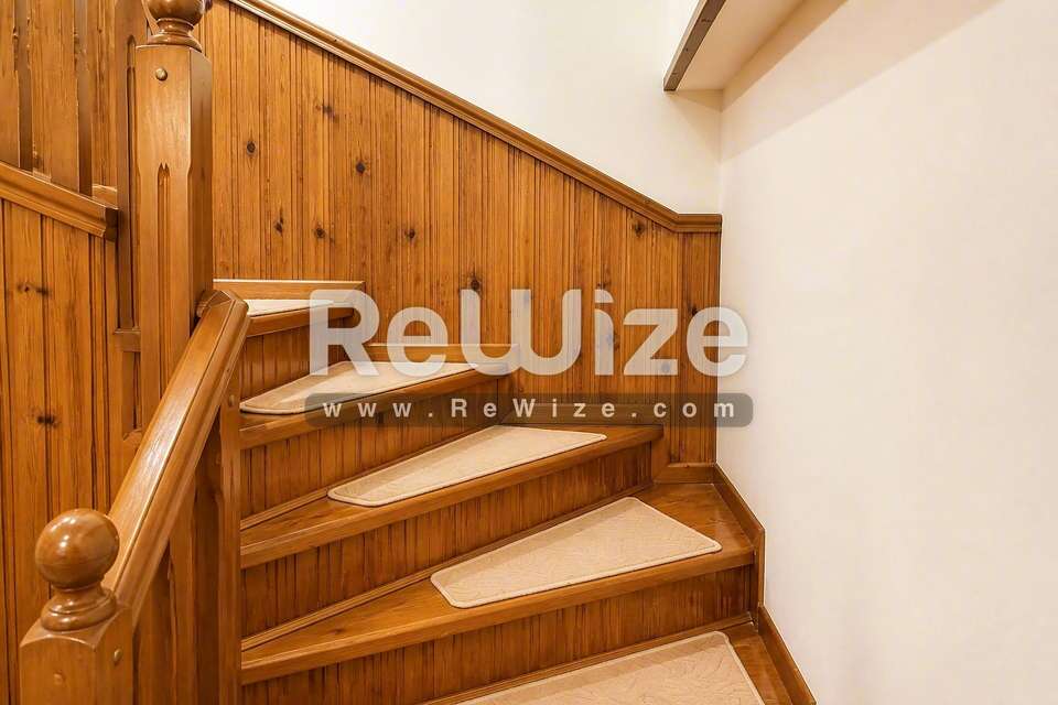 Image 2 of 24