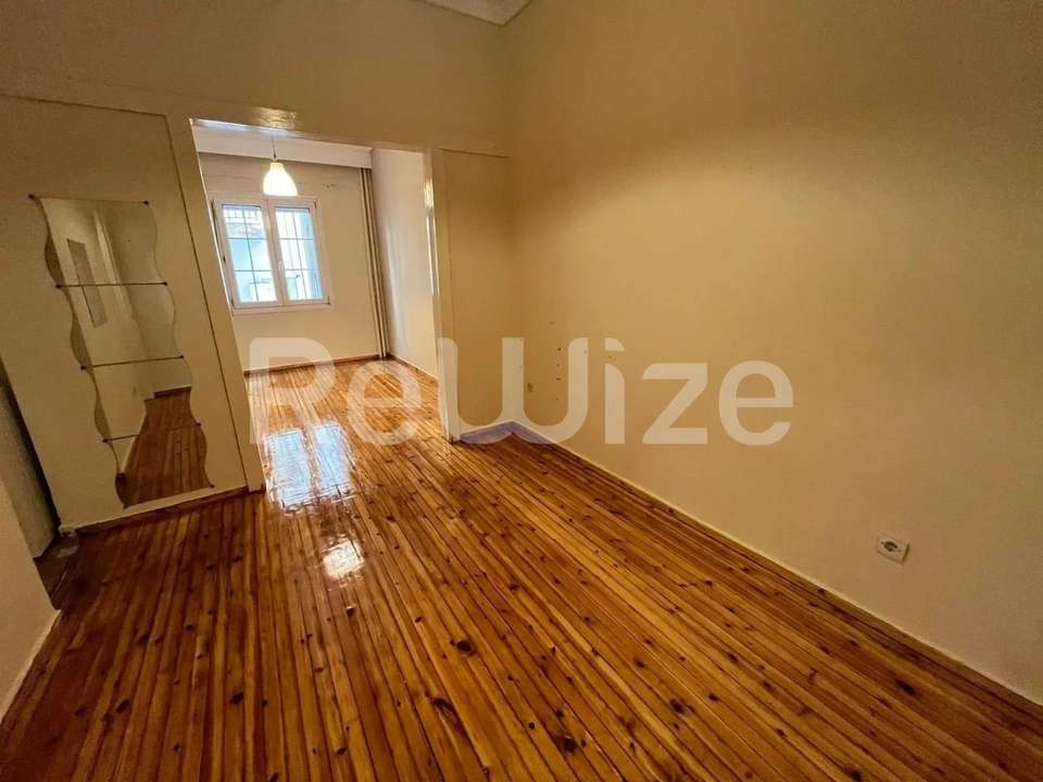 Image 2 of 7