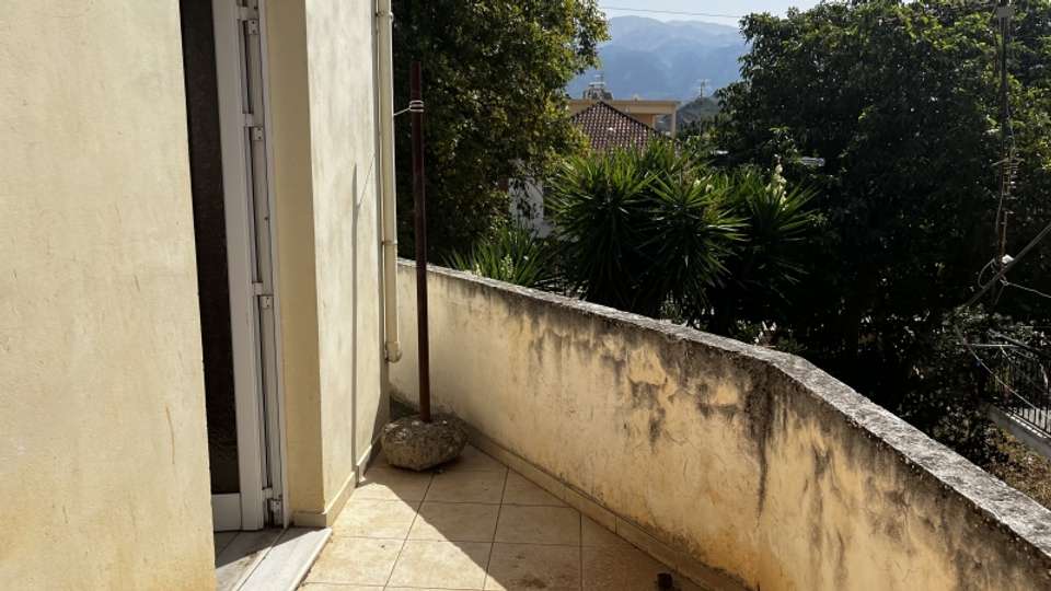 Image 2 of 14