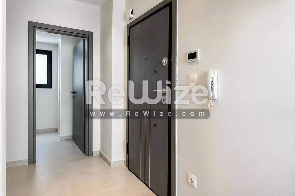 Image 2 of 18