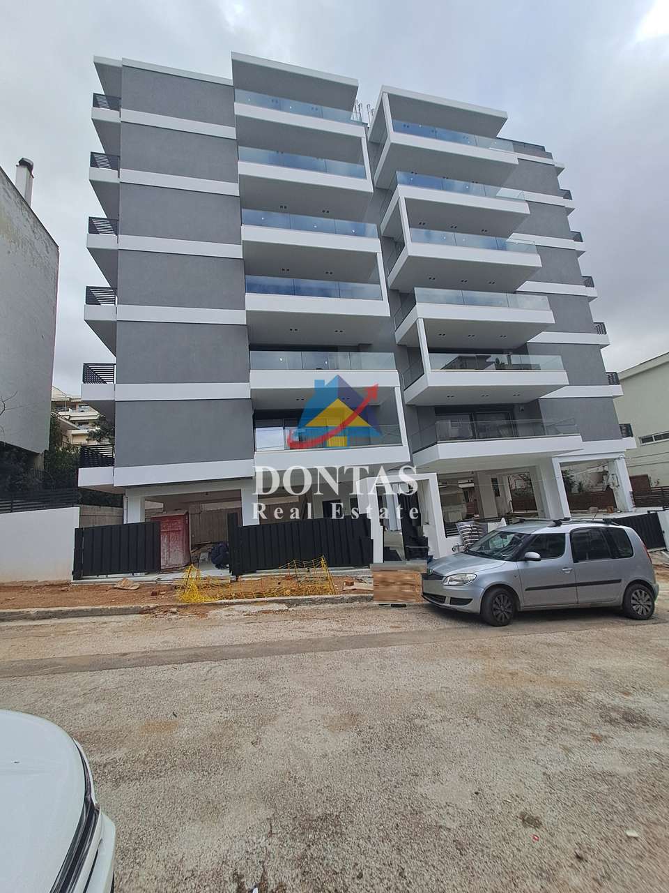Image 0 of 14