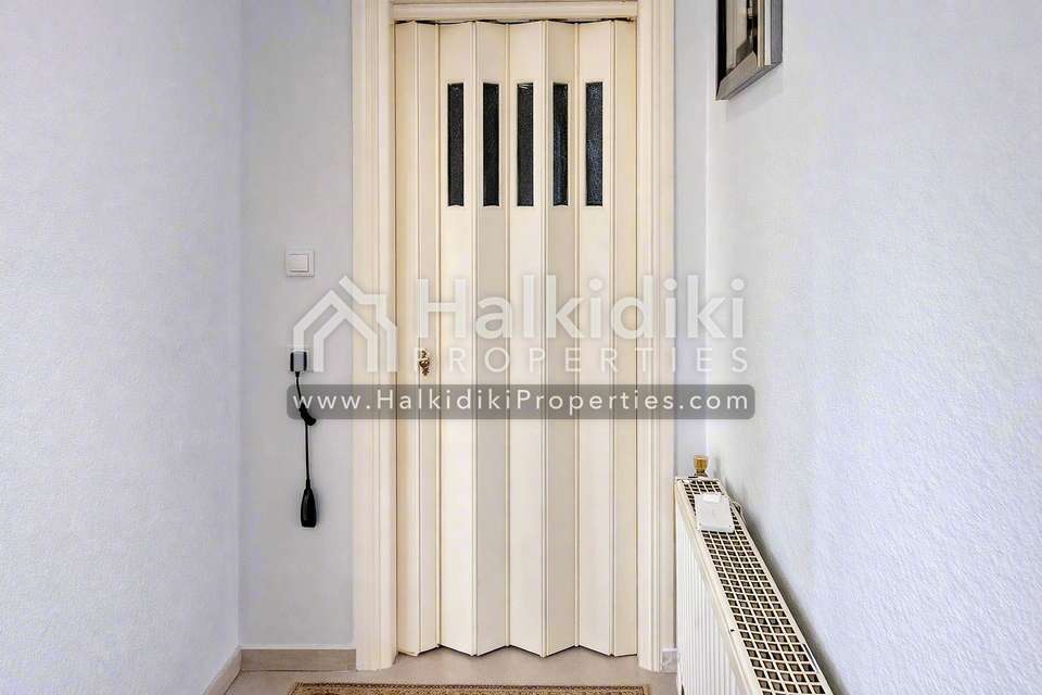 Image 2 of 7
