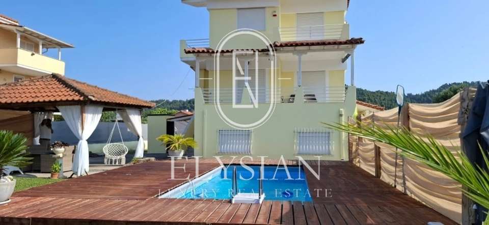 Image 0 of 24