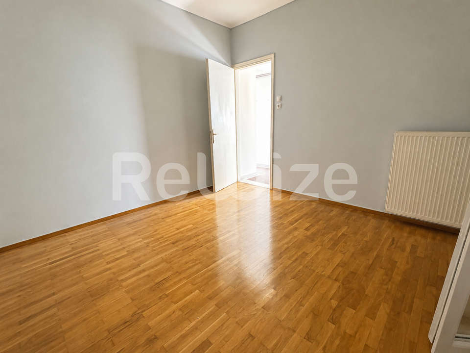 Image 2 of 22
