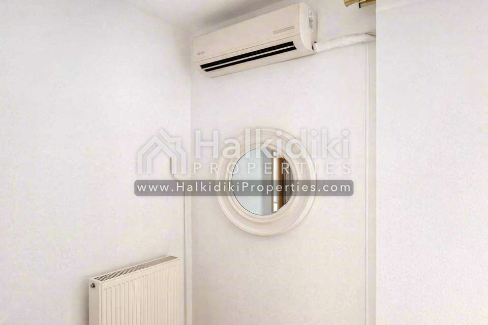 Image 2 of 9