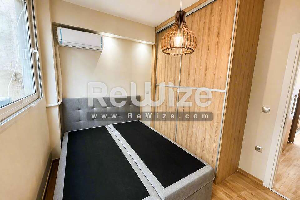 Image 2 of 19