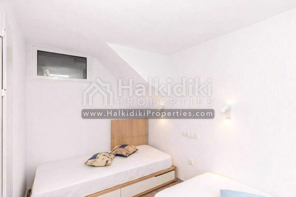 Image 2 of 29