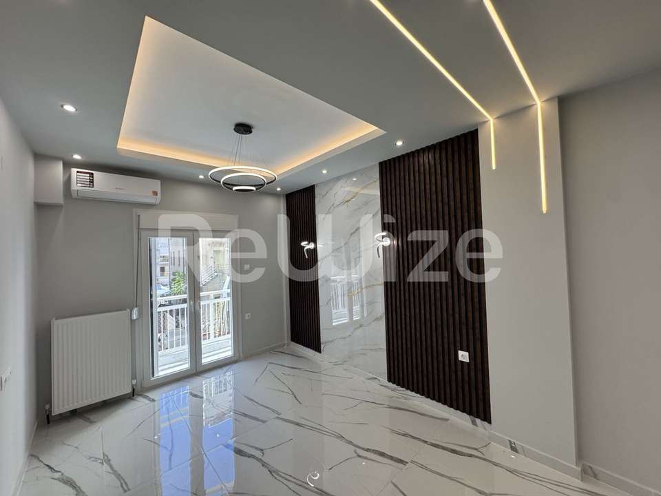 Image 2 of 11