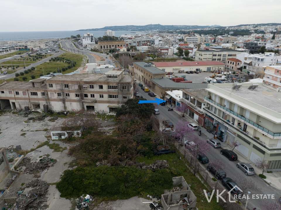 Image 2 of 16