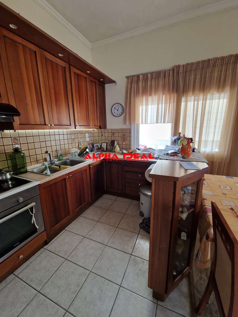 Image 0 of 18