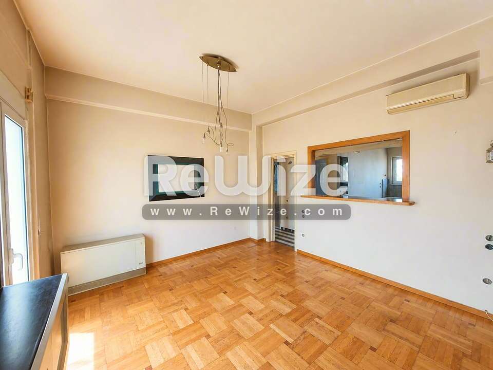 Image 2 of 12