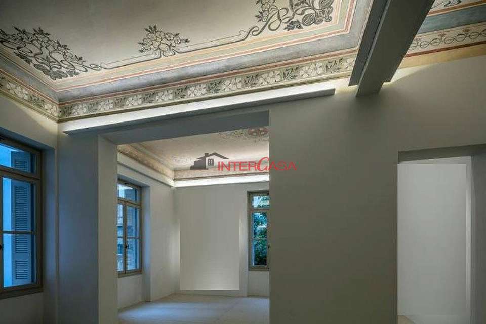 Image 2 of 2