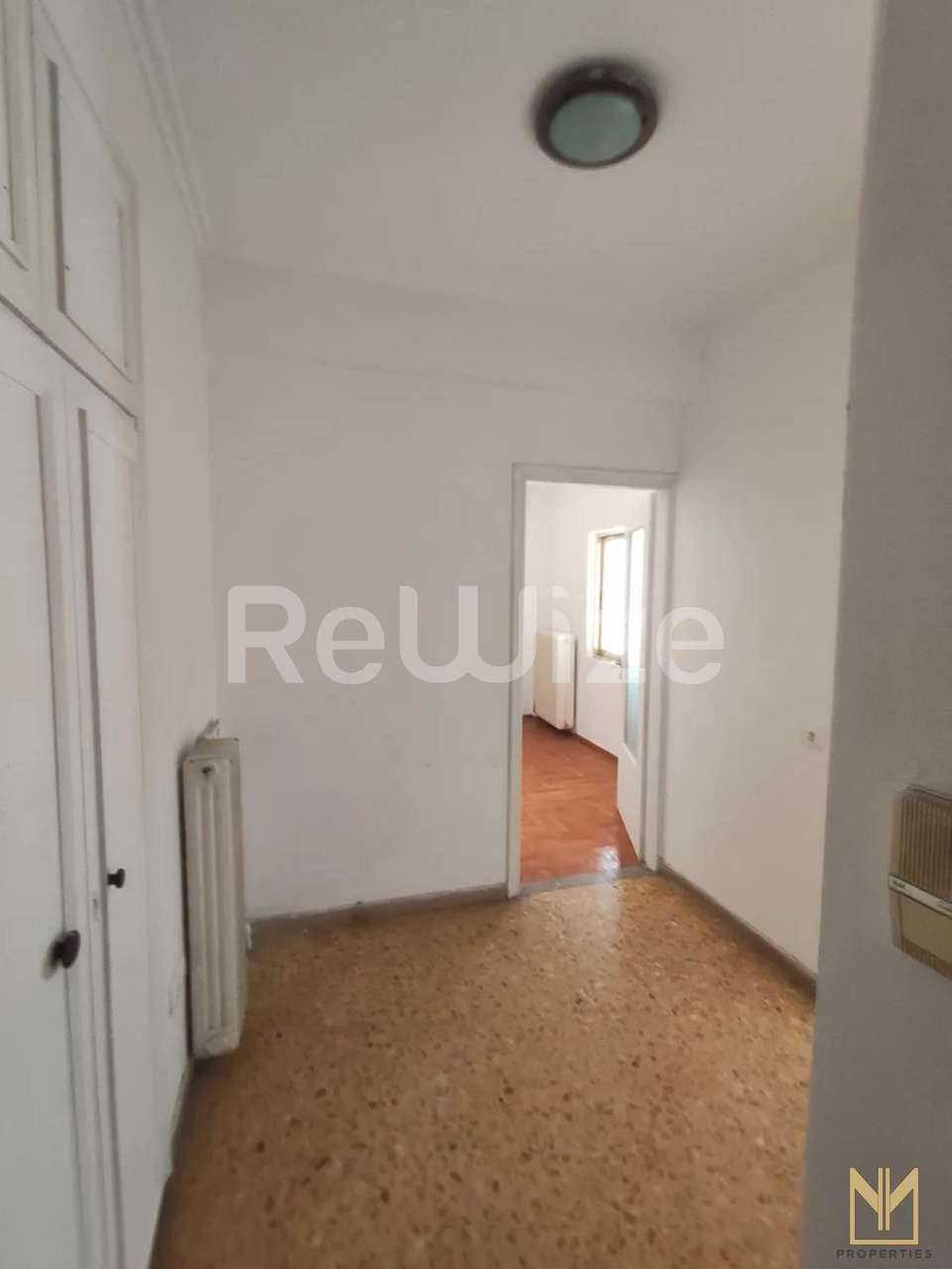 Image 2 of 22