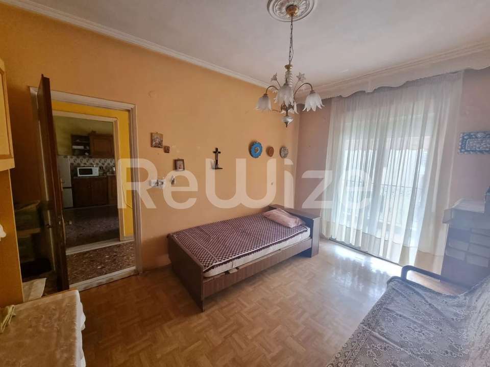 Image 2 of 12